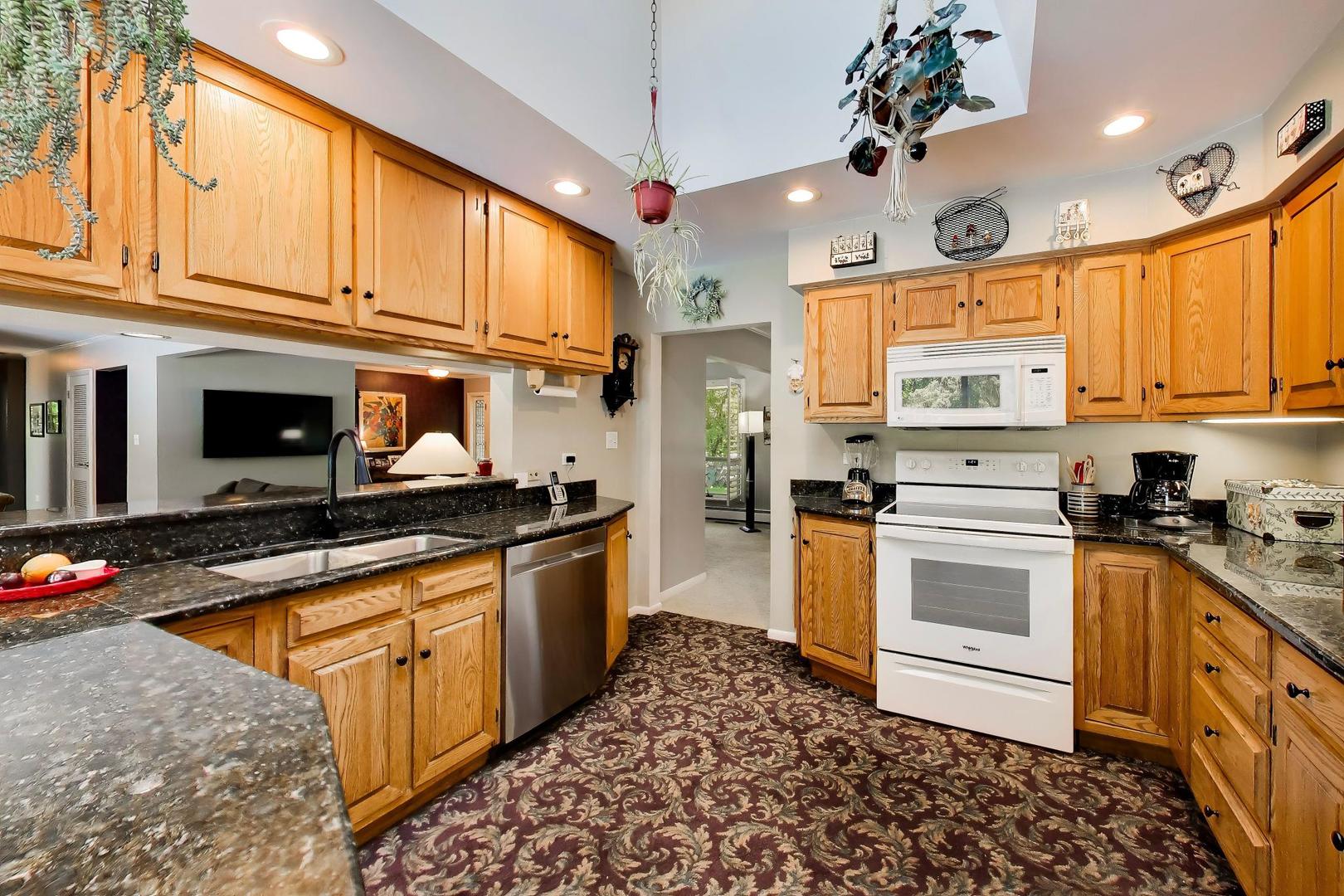 6370 Pontiac Drive Property Photo 15