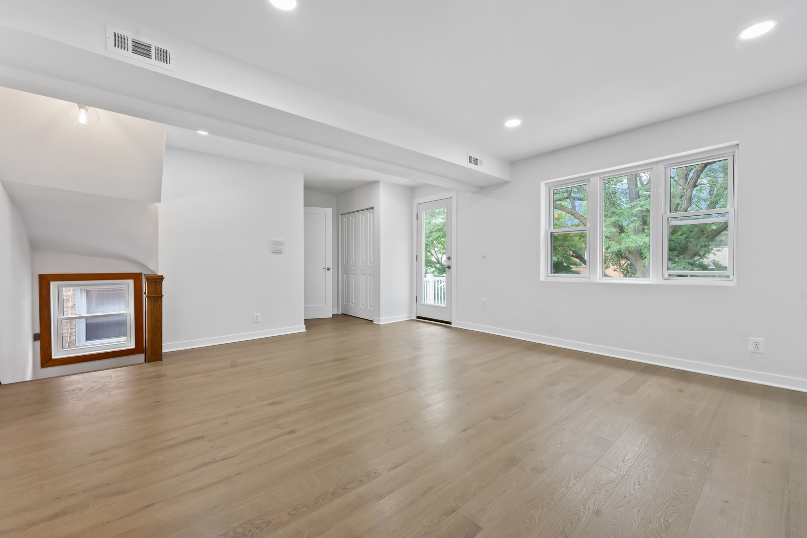 7234 N Hamilton Avenue Property Photo 22