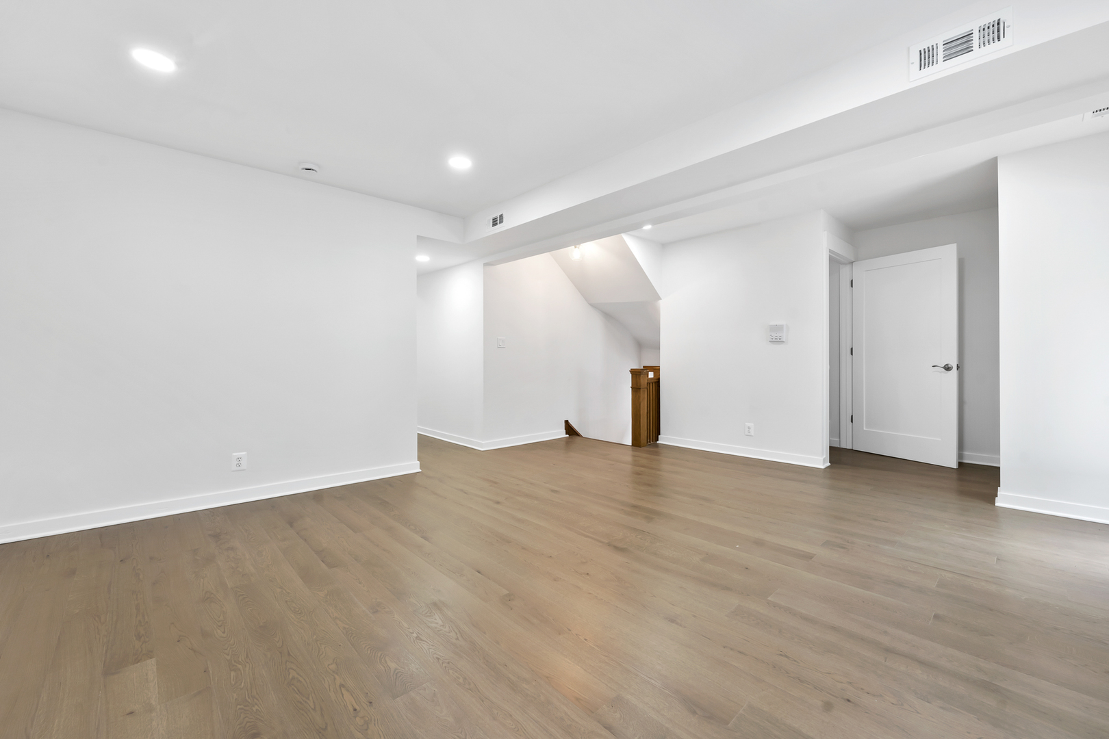 7234 N Hamilton Avenue Property Photo 23