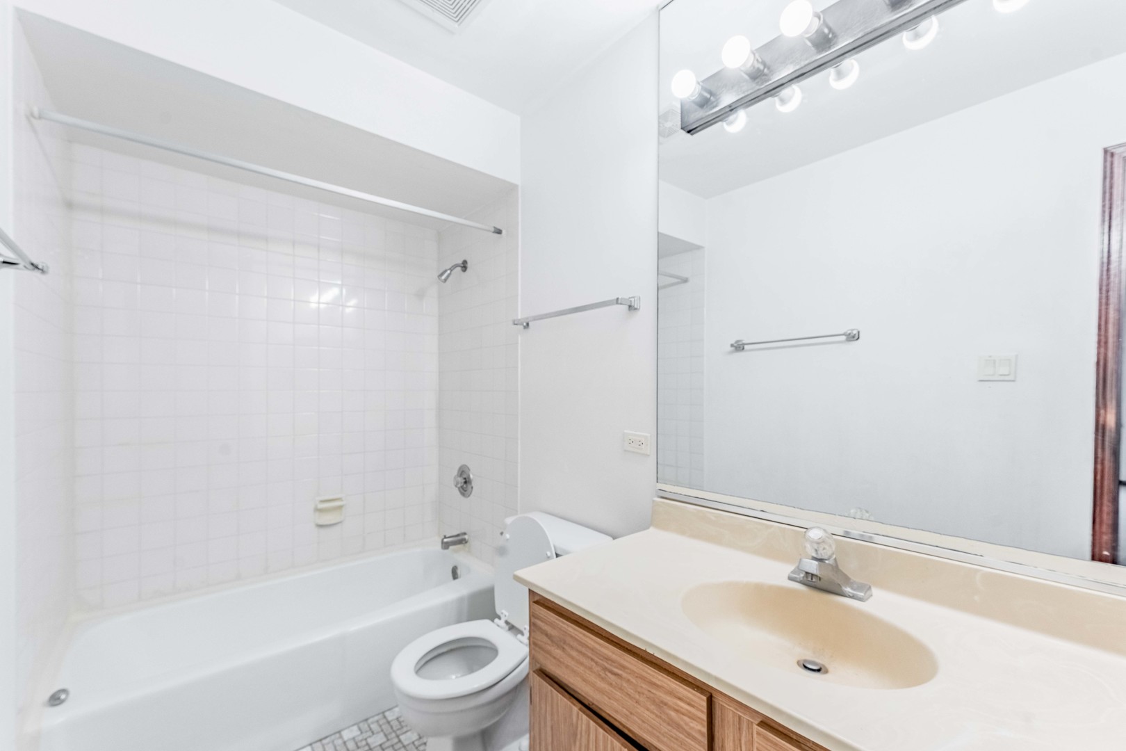 15805 Peggy Lane Property Photo 9