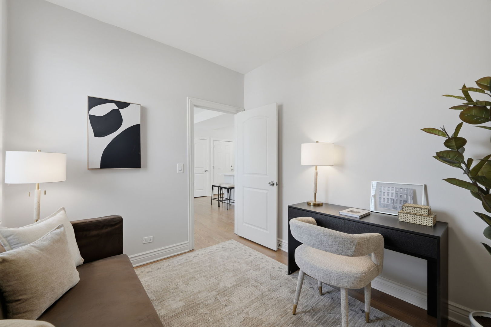 2312 W Mclean Avenue 2s Property Photo 17