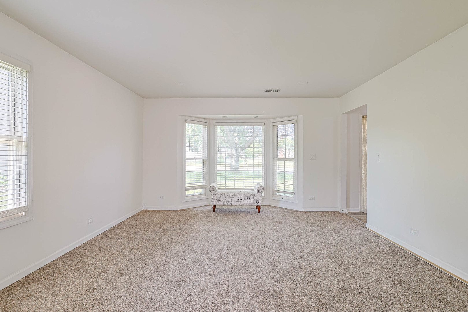 1861 Seneca Drive Property Photo 5
