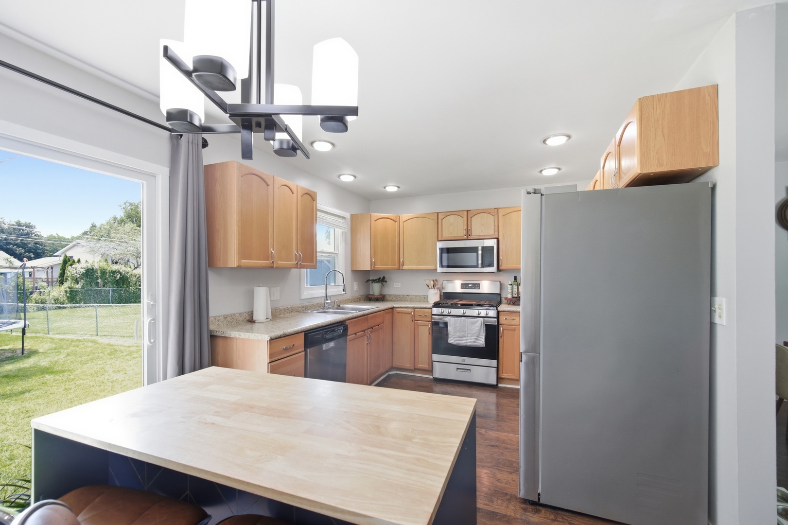 549 Arthur Drive Property Photo 3
