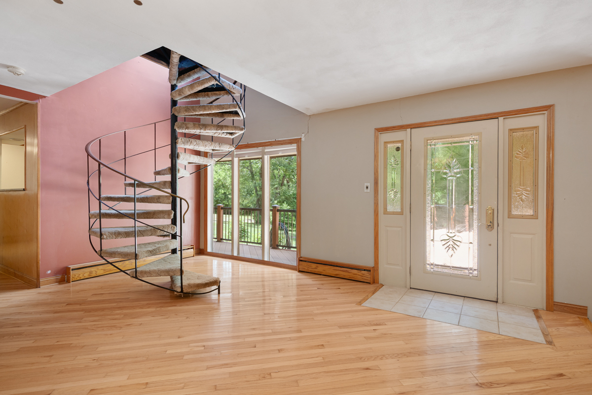 12712 Hensel Road Property Photo 5