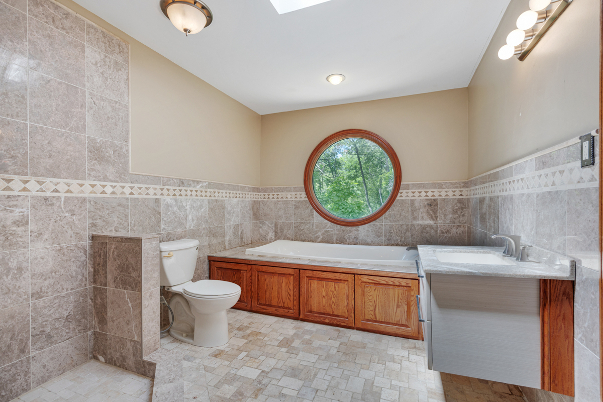 12712 Hensel Road Property Photo 9