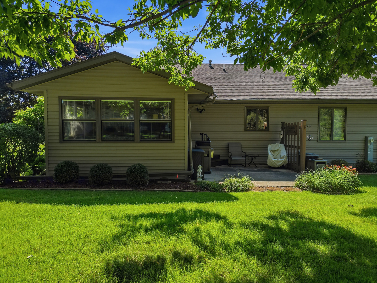 311 N Jackson Street B Property Photo 4