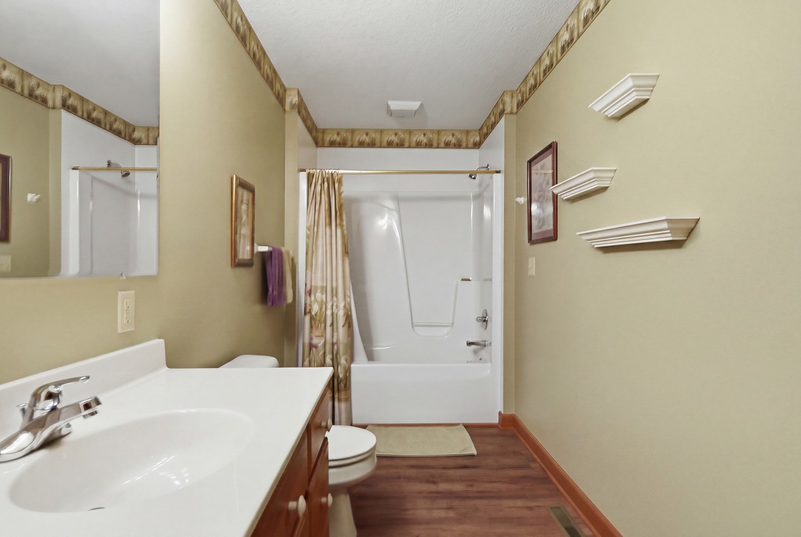 311 N Jackson Street B Property Photo 15