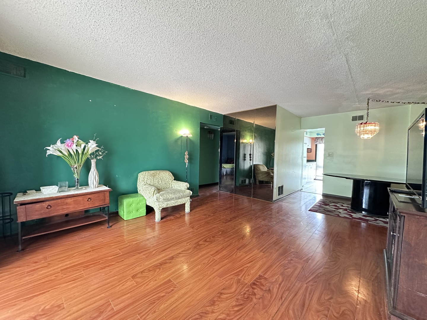 5408 Chateau Drive 3 Property Photo 2