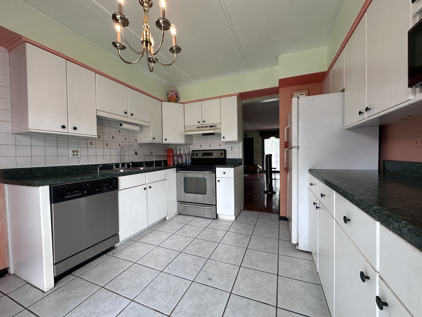 5408 Chateau Drive 3 Property Photo 5