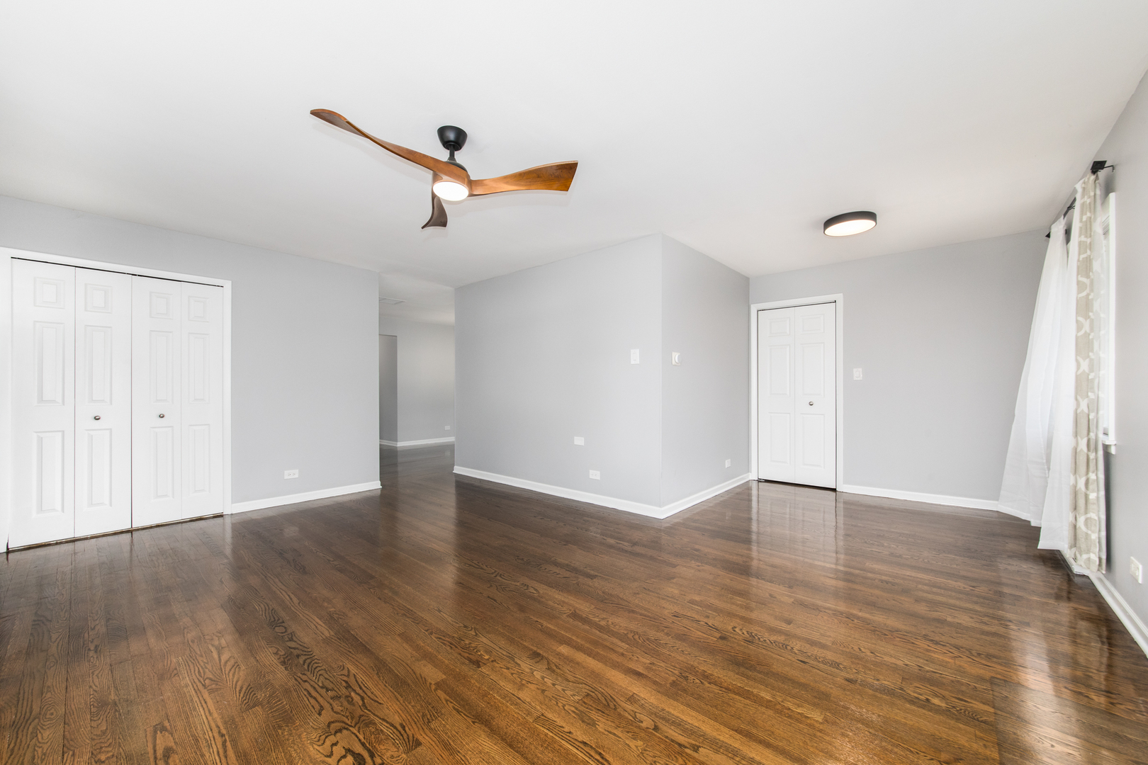704 N Wilshire Drive Property Photo 6