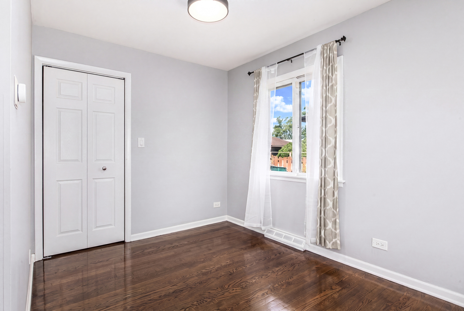 704 N Wilshire Drive Property Photo 15