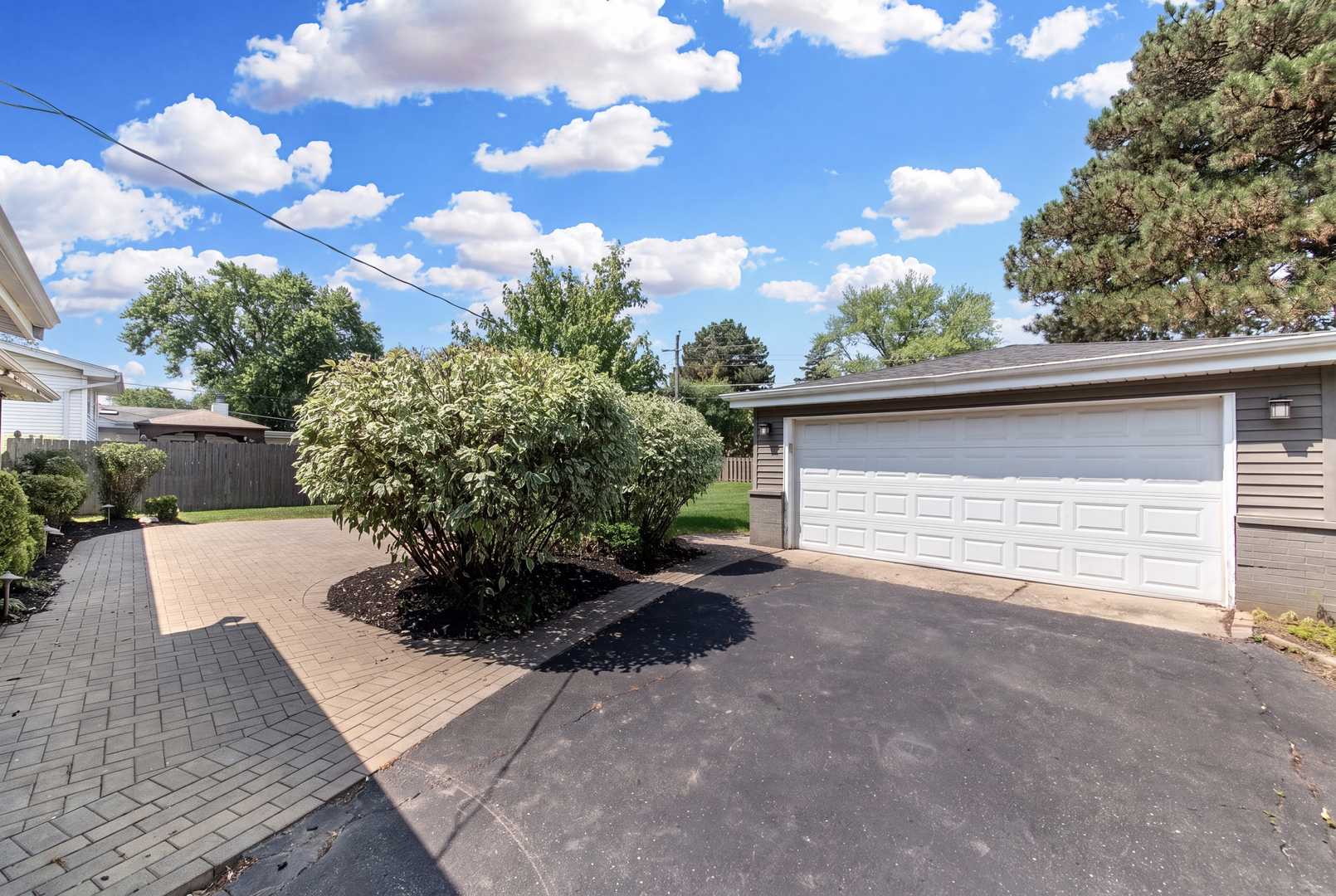 704 N Wilshire Drive Property Photo 22