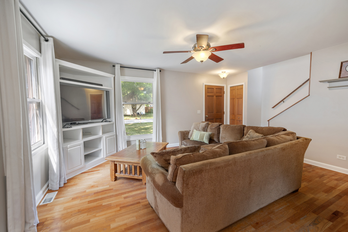 33 Woodbine Drive Property Photo 3