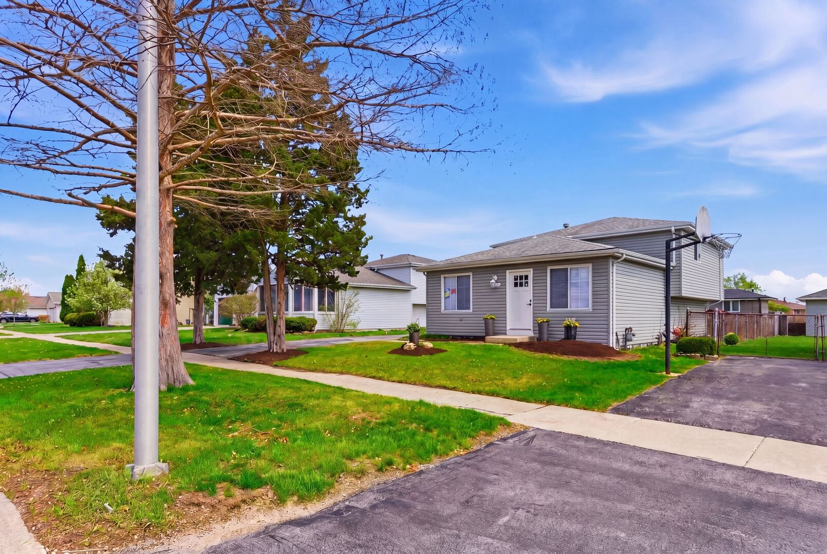 16801 90th Avenue Property Photo 1