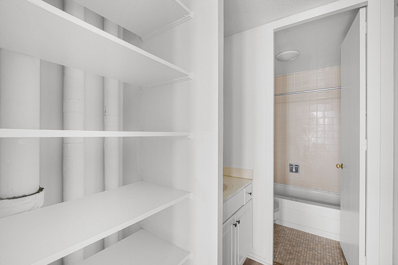 6700 S South Shore Drive 24k Property Photo 14