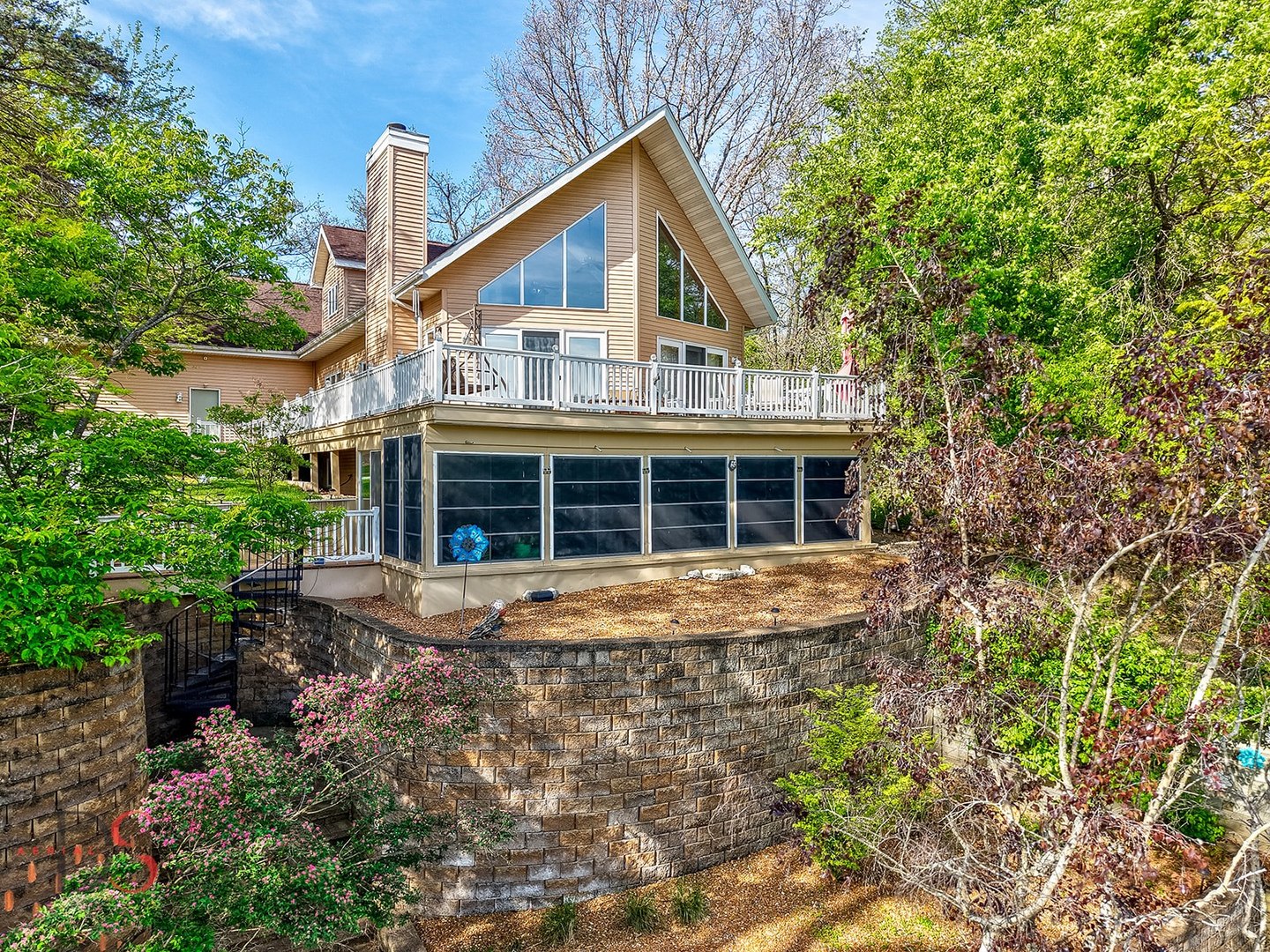 1419 Shoreline Drive Property Photo 1