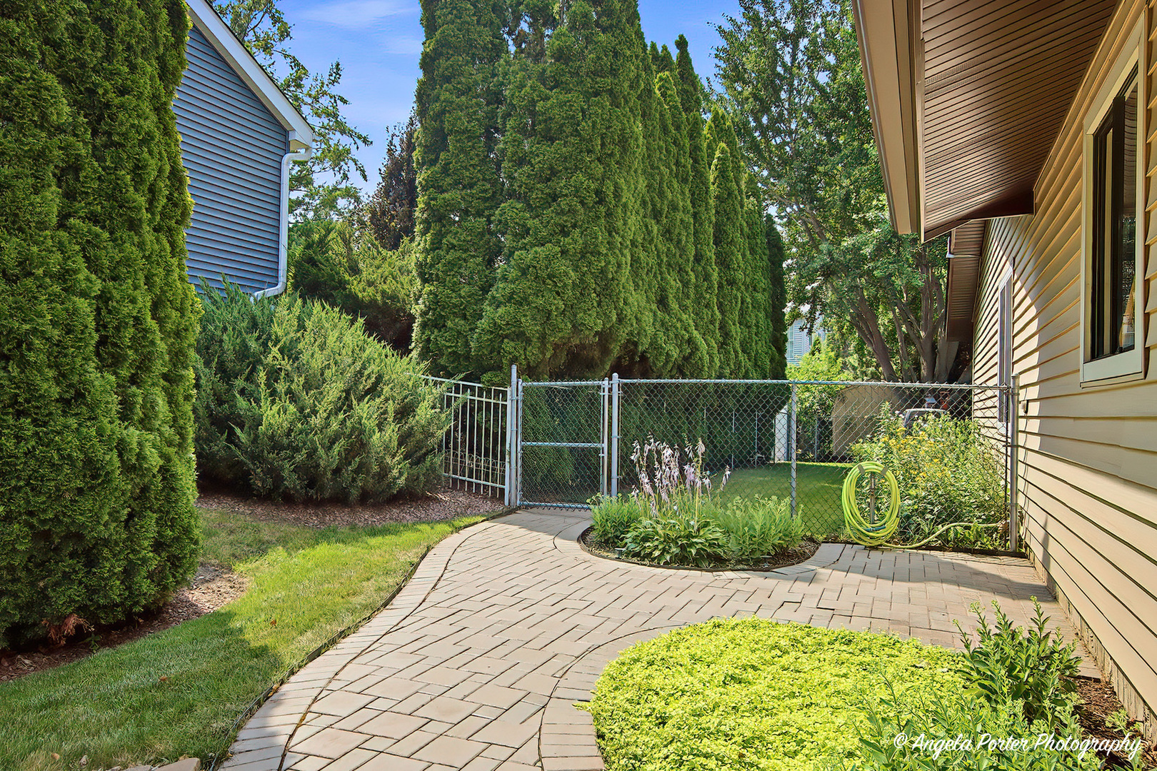 5009 Sandburg Drive Property Photo 4