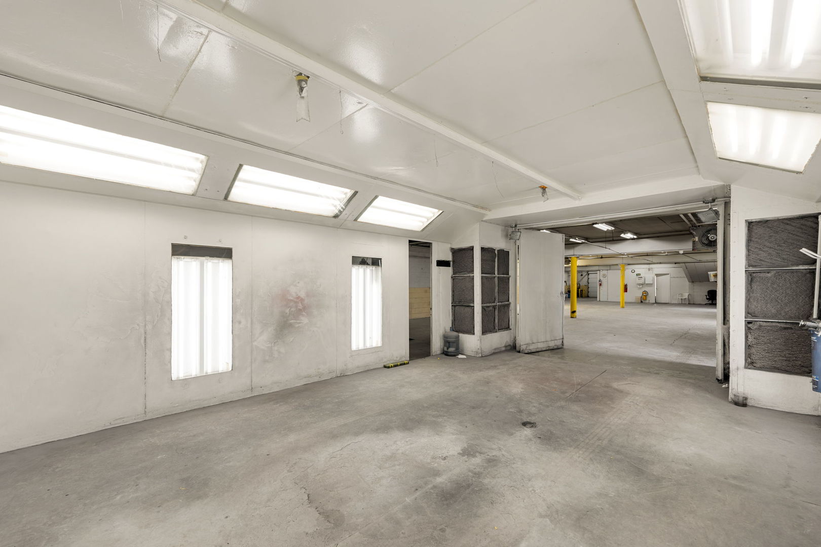 1765 Busse Highway Property Photo 18