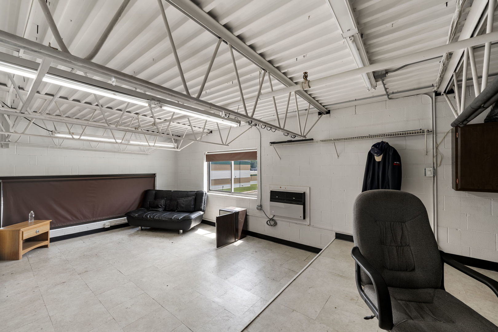 1765 Busse Highway Property Photo 32