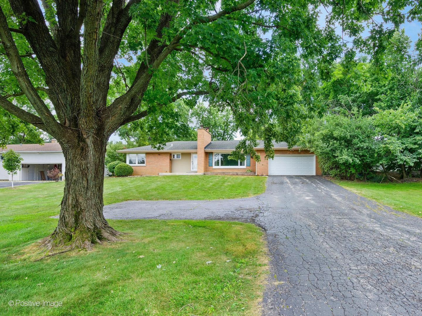 16w055 63rd Street Property Photo 2