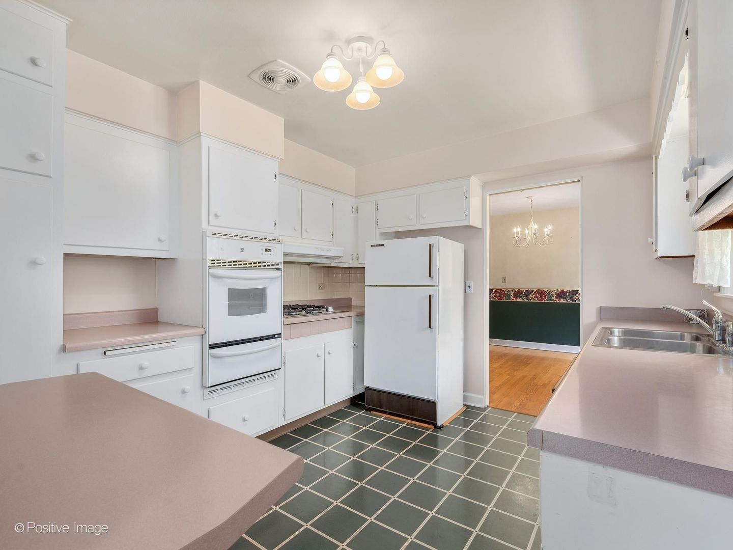 16w055 63rd Street Property Photo 10