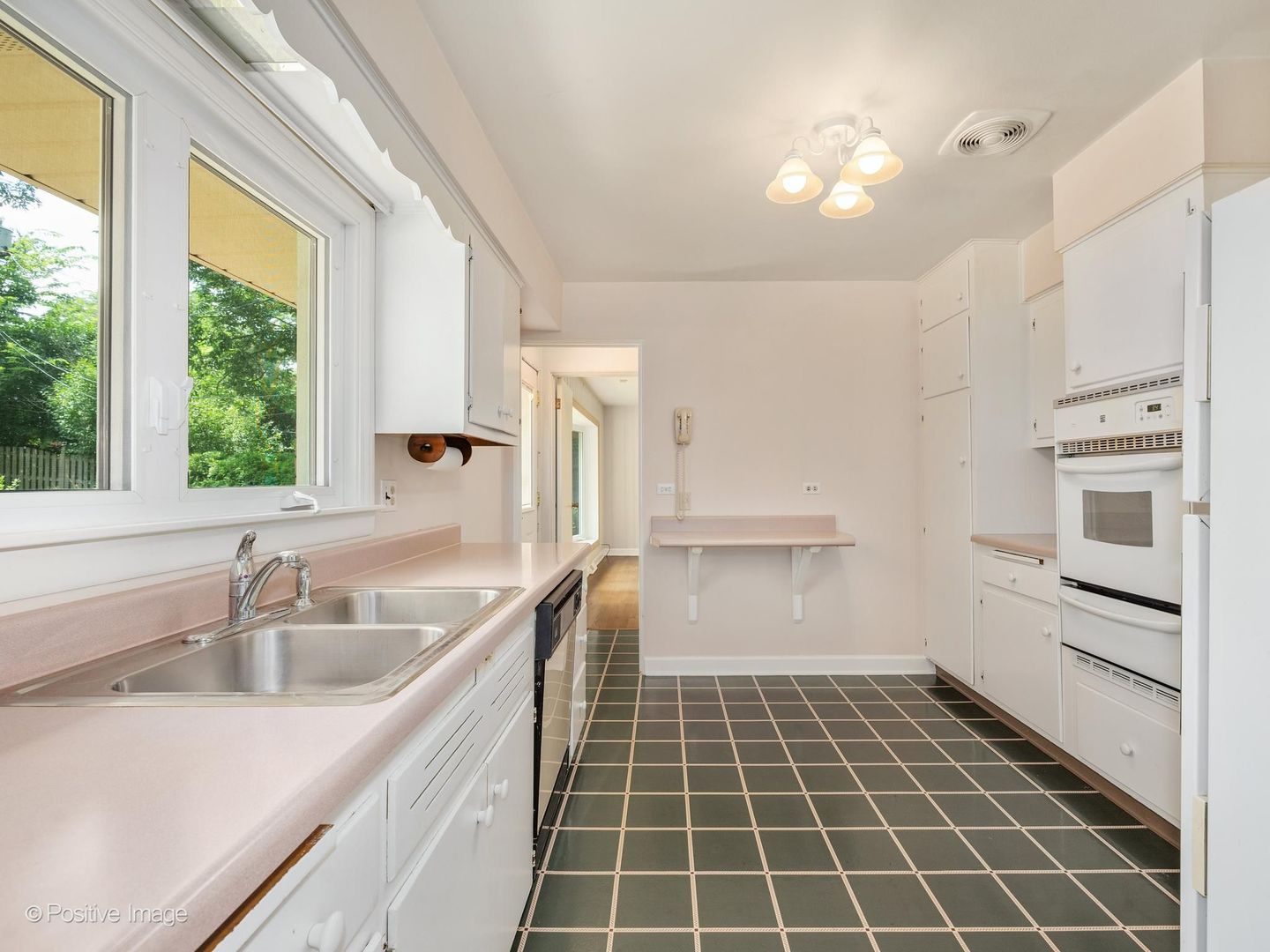 16w055 63rd Street Property Photo 11