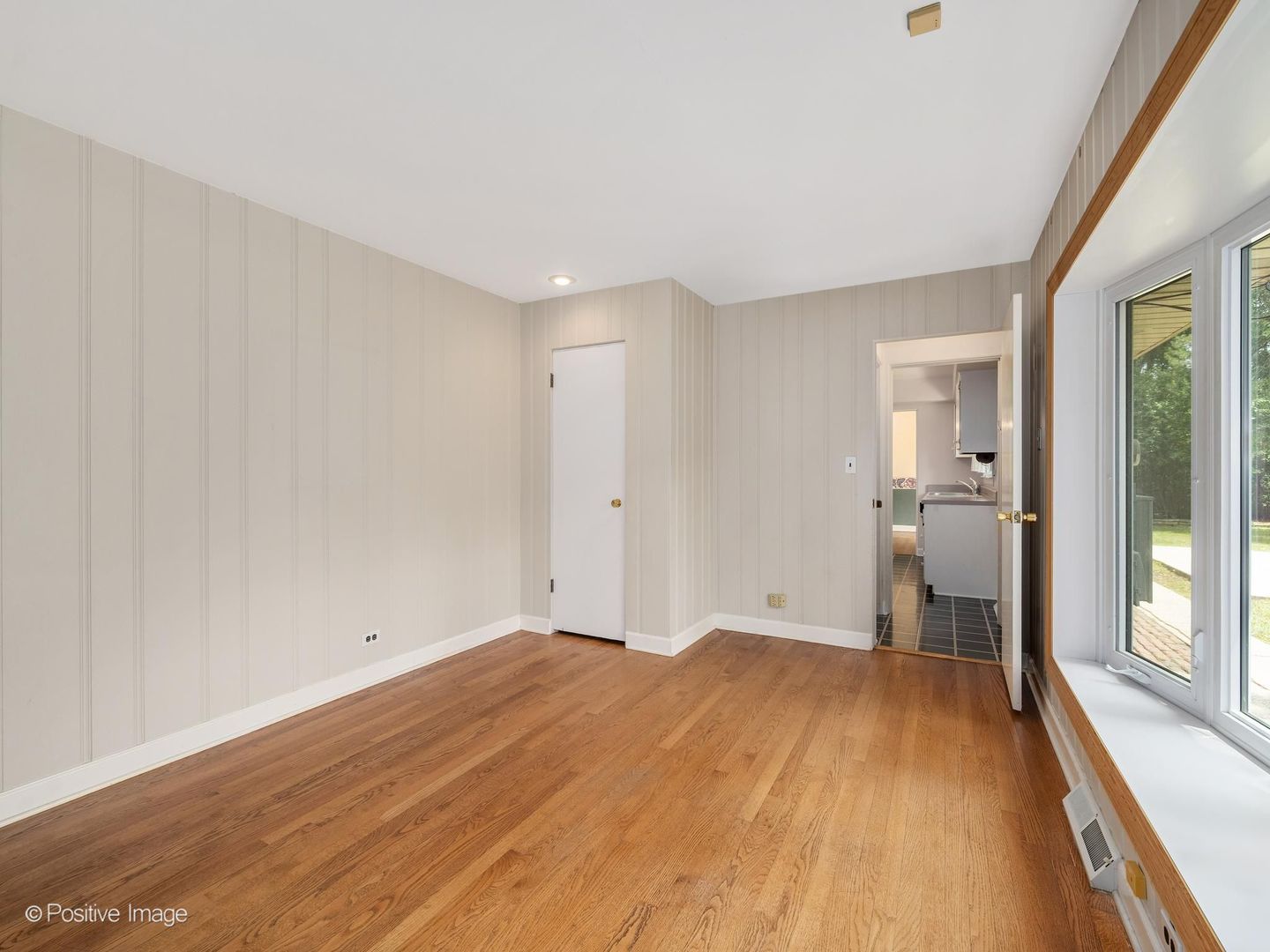 16w055 63rd Street Property Photo 14