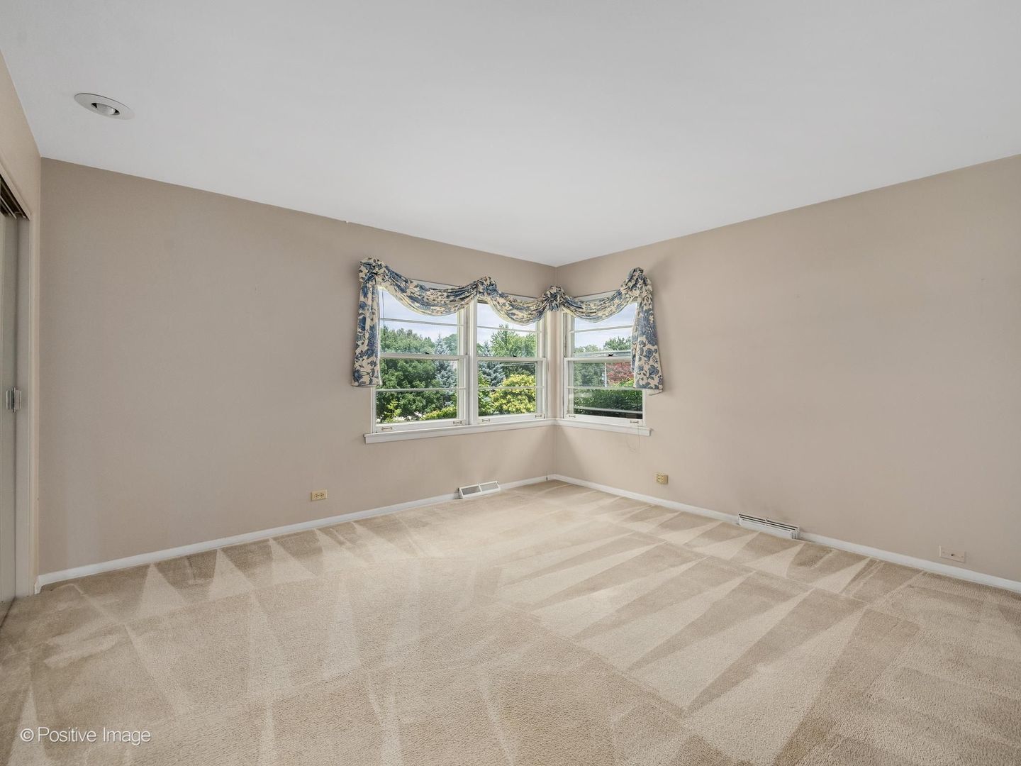 16w055 63rd Street Property Photo 16