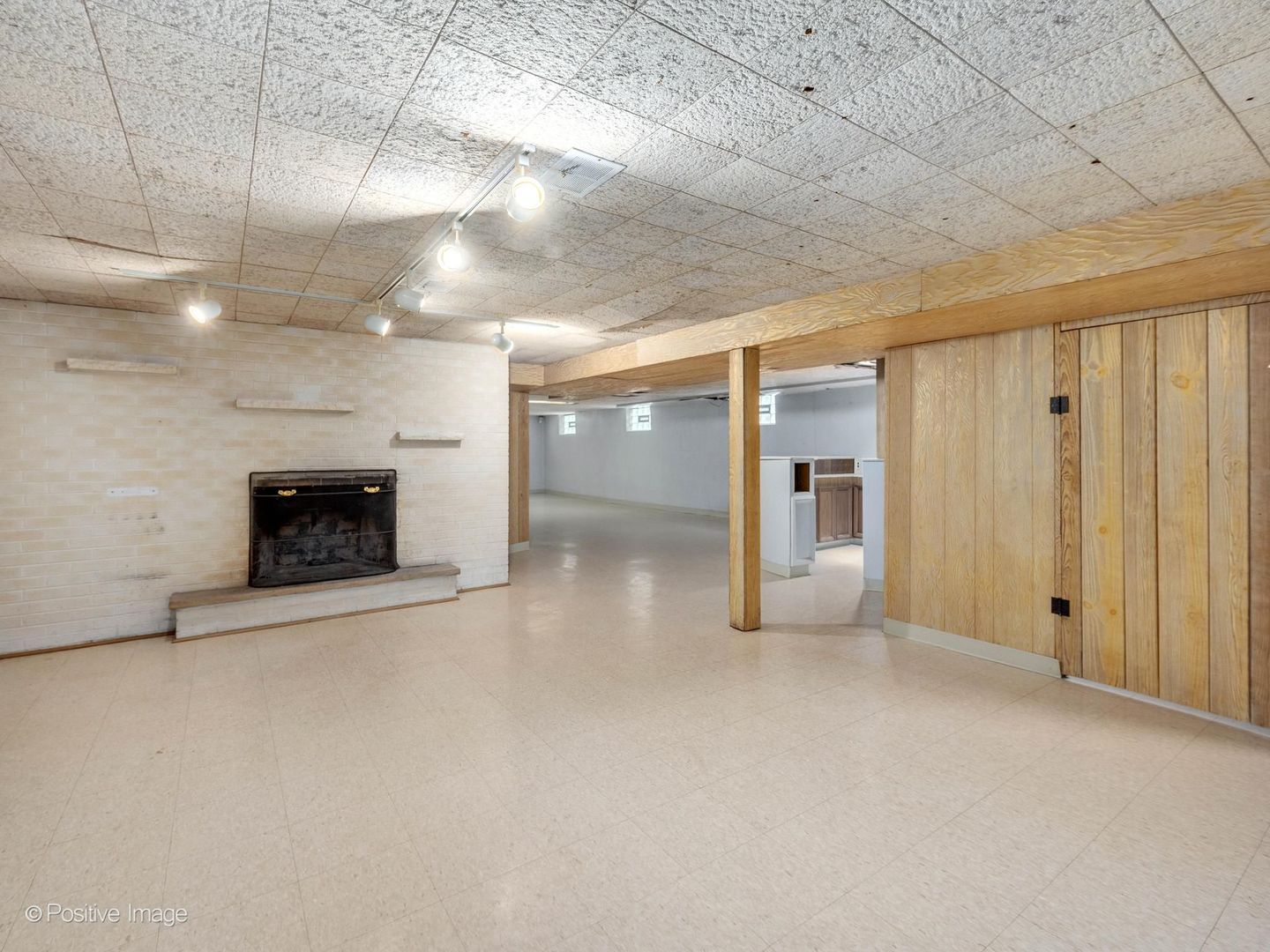 16w055 63rd Street Property Photo 21