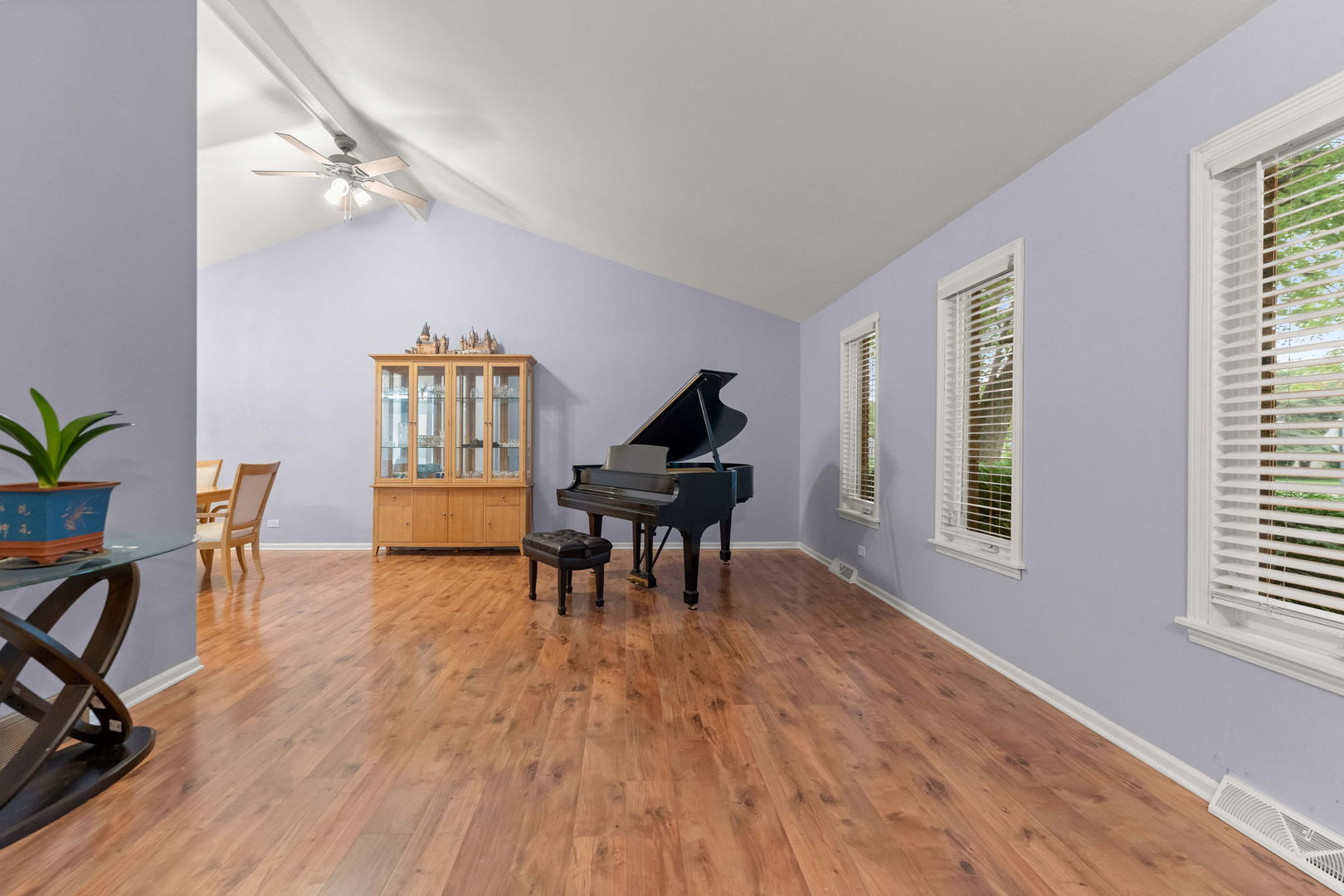 2613 Midland Drive Property Photo 4