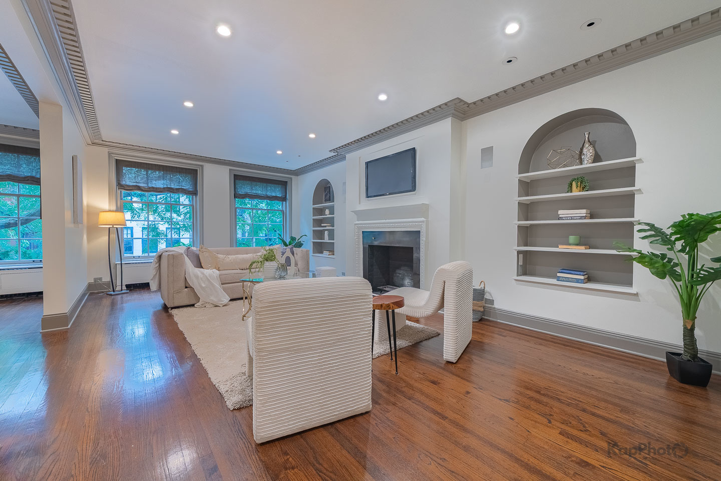 24 E Scott Street 2 Property Photo 3