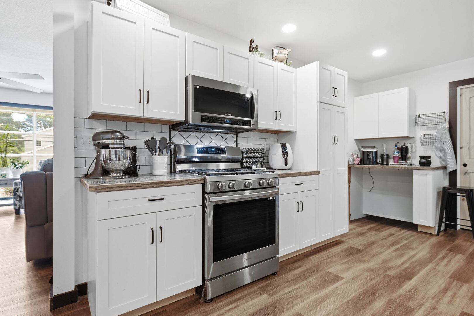 400 Jersey Avenue Property Photo 8