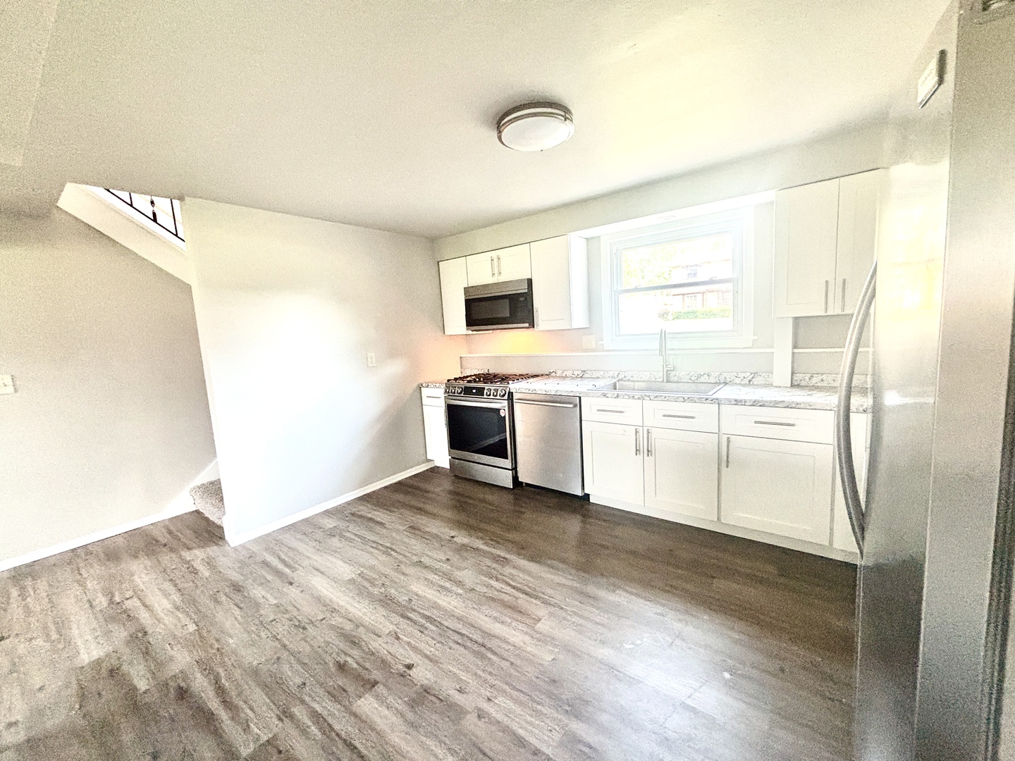 621 W 8th Street Property Photo 7