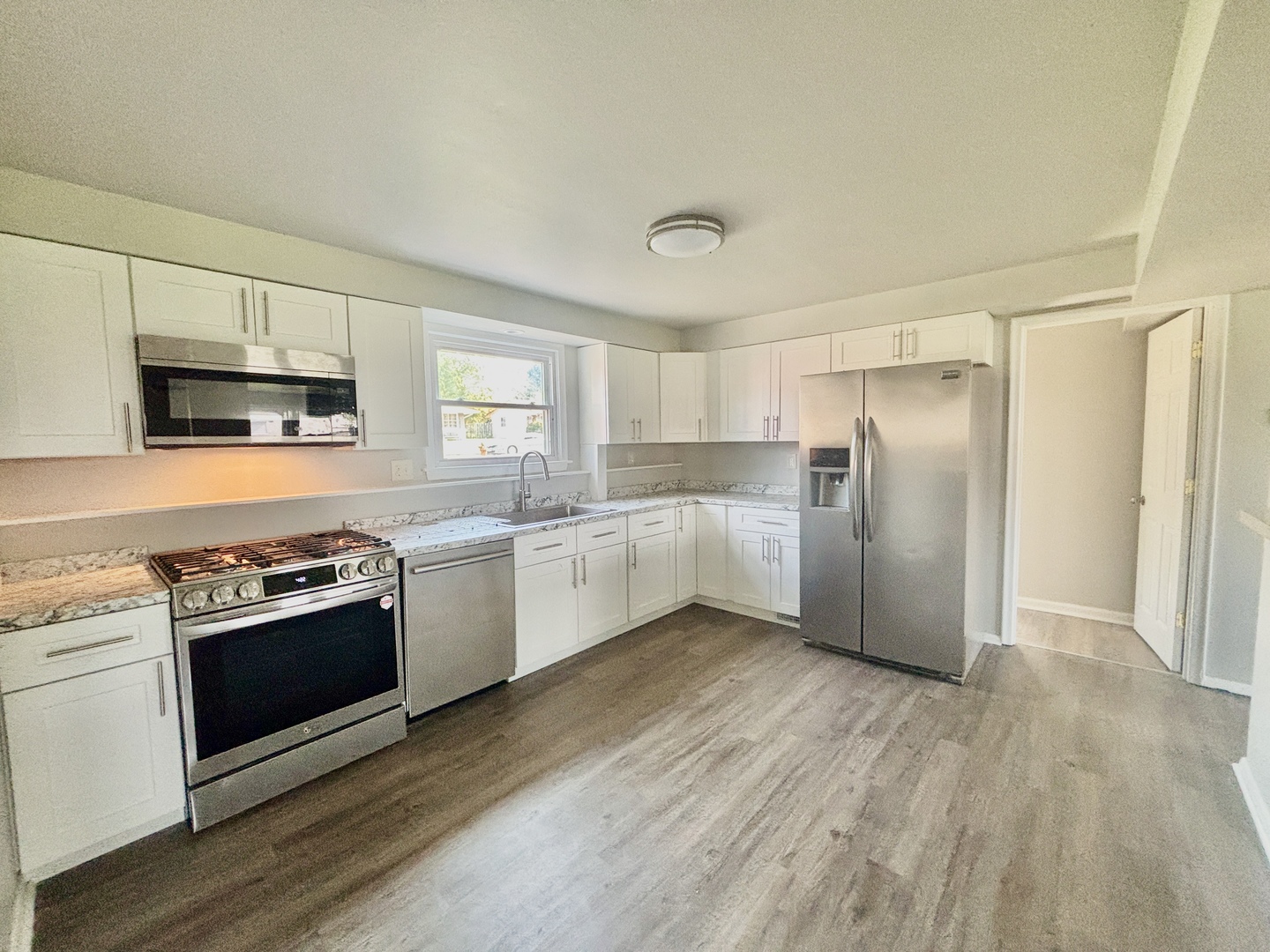 621 W 8th Street Property Photo 8