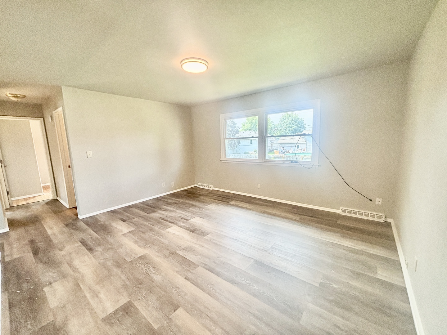 621 W 8th Street Property Photo 10