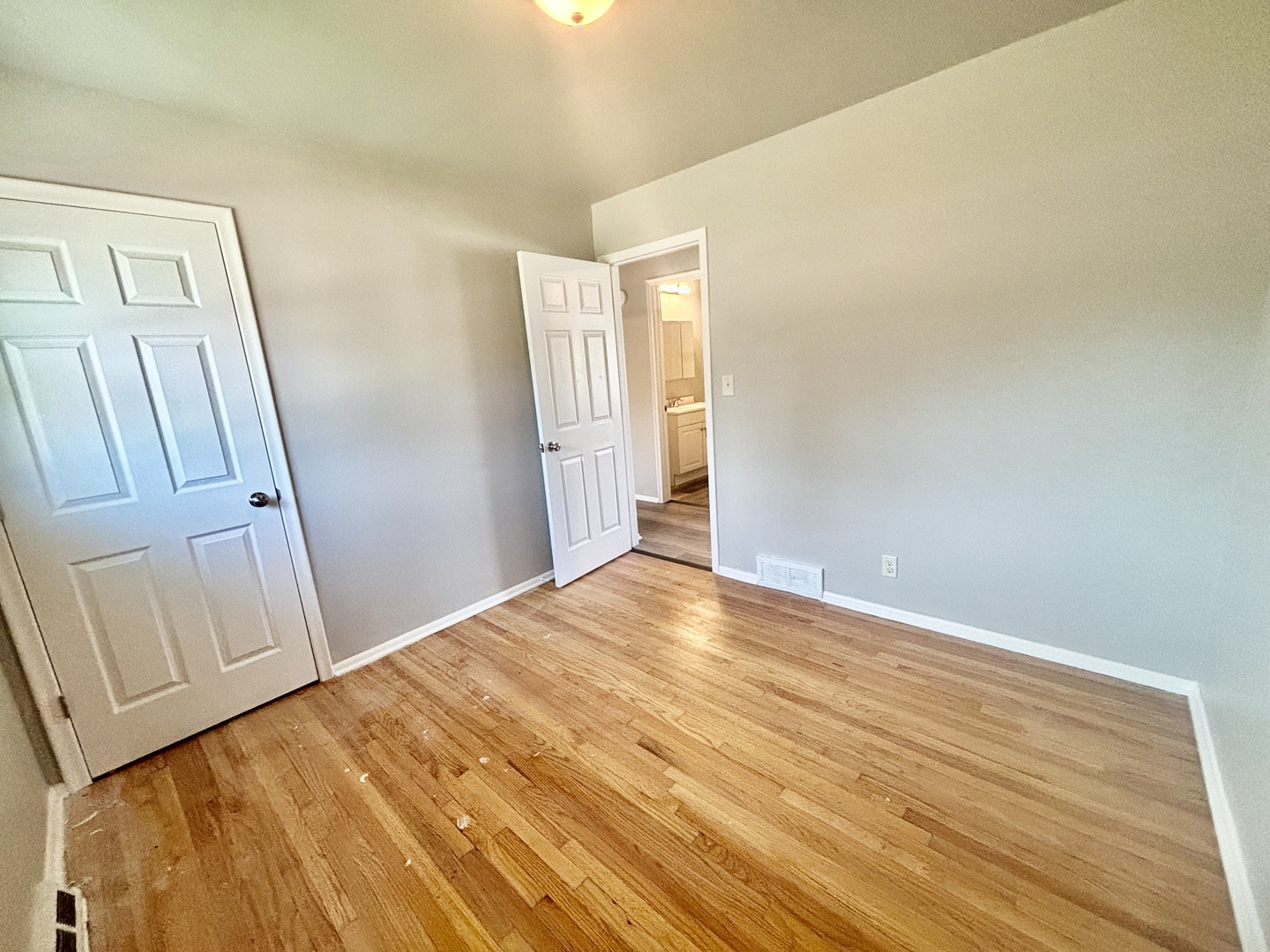 621 W 8th Street Property Photo 11