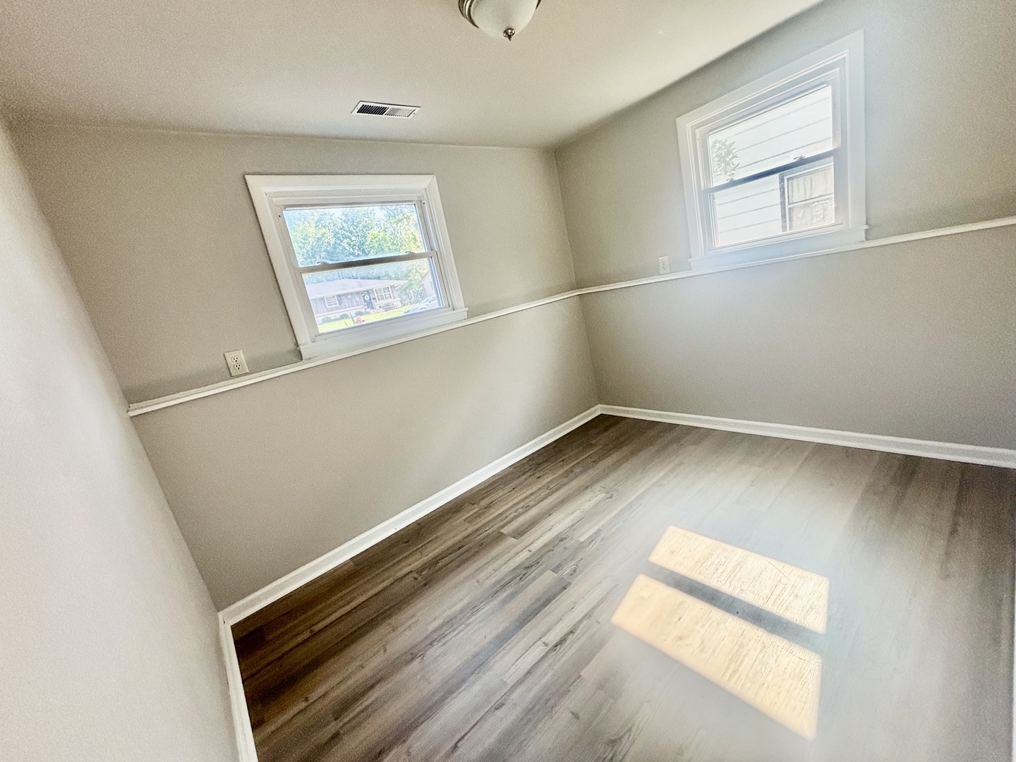 621 W 8th Street Property Photo 15