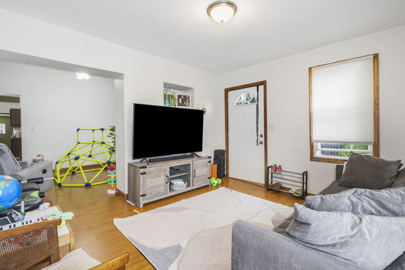 4635 Eberly Avenue Property Photo 3