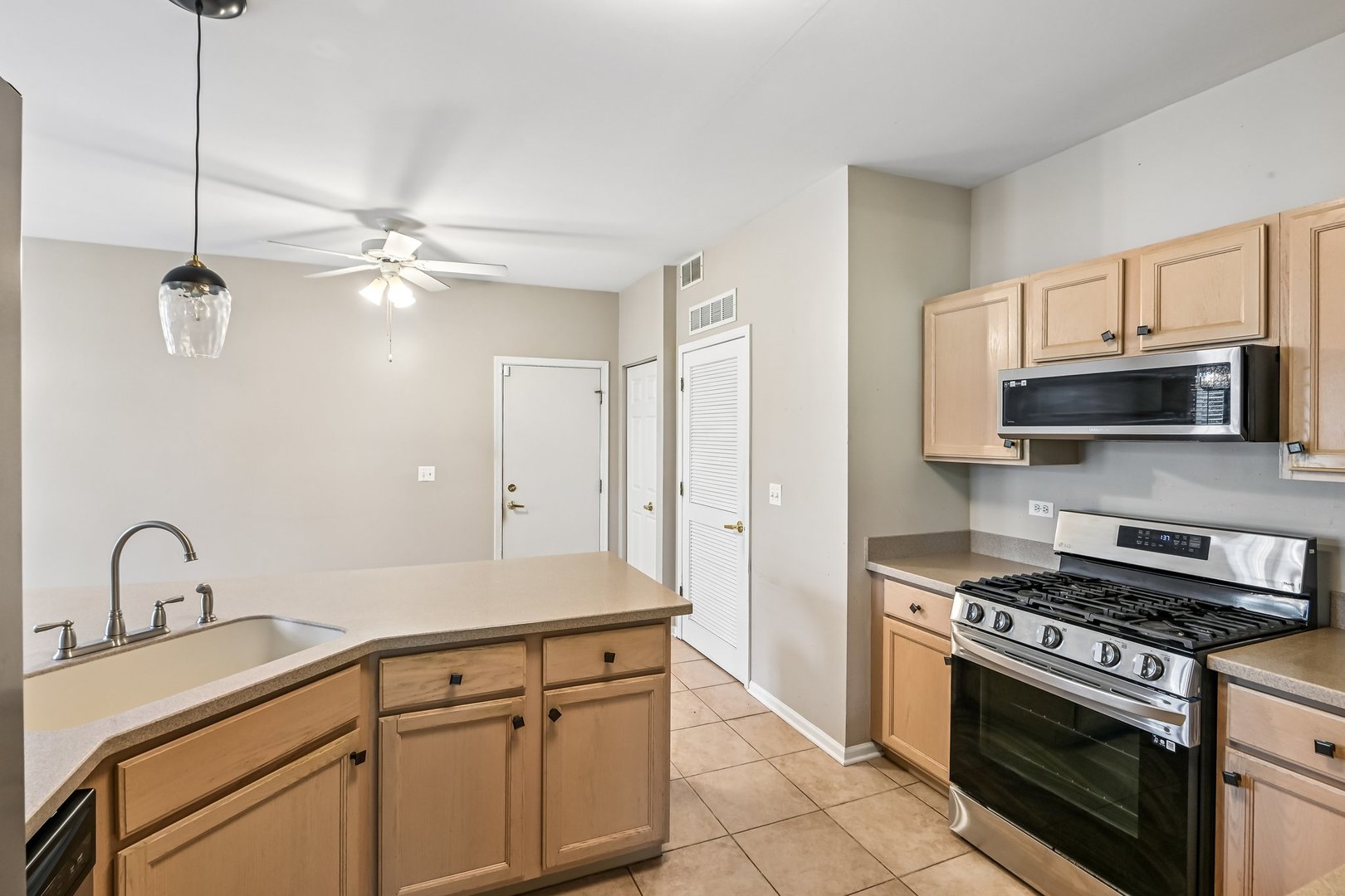 519 King Avenue Property Photo 9