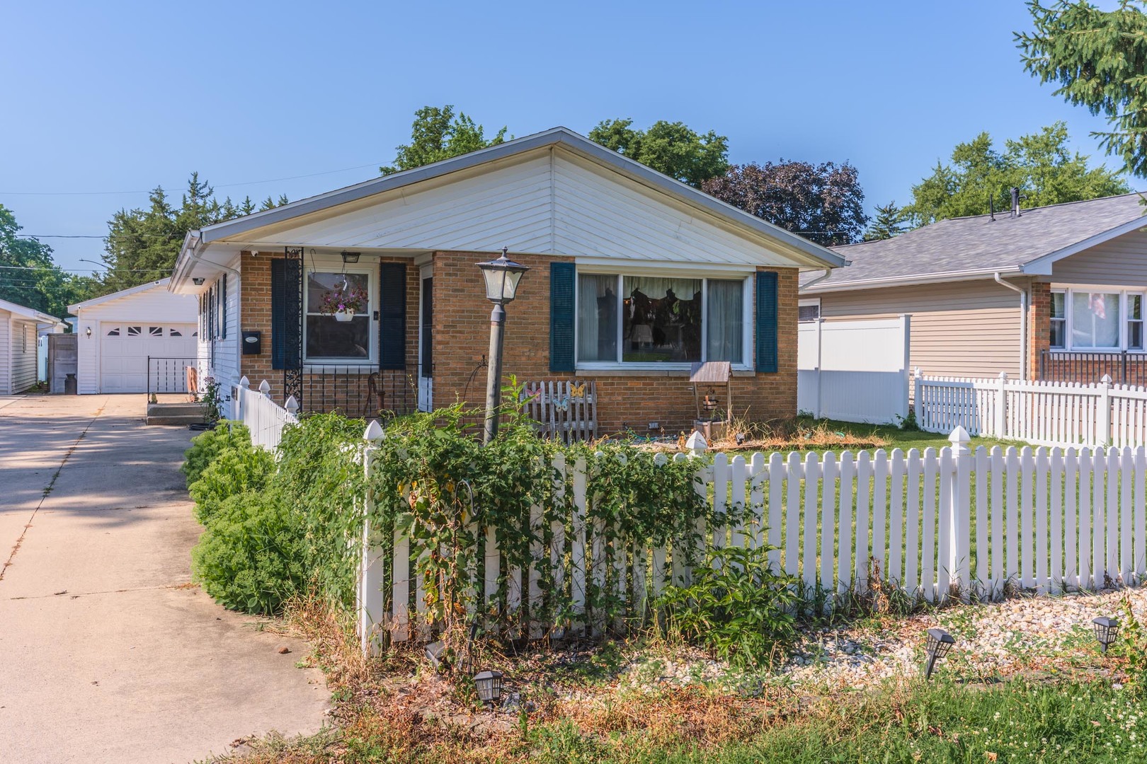 908 E Chestnut Street Property Photo 4