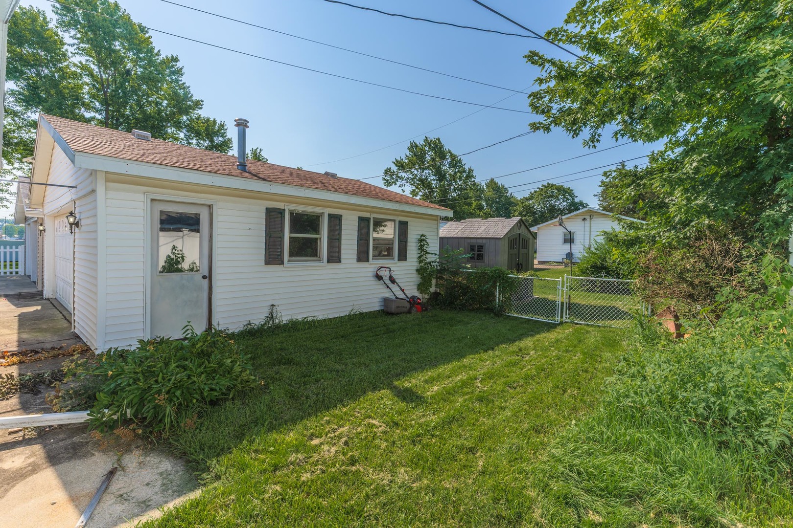908 E Chestnut Street Property Photo 15