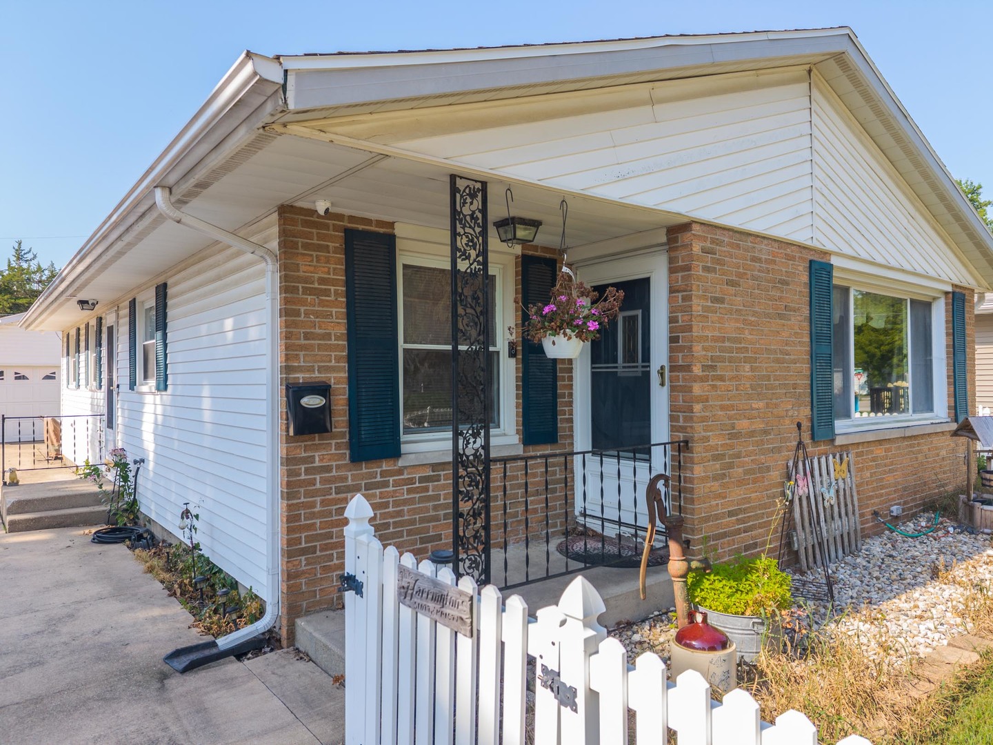 908 E Chestnut Street Property Photo 17