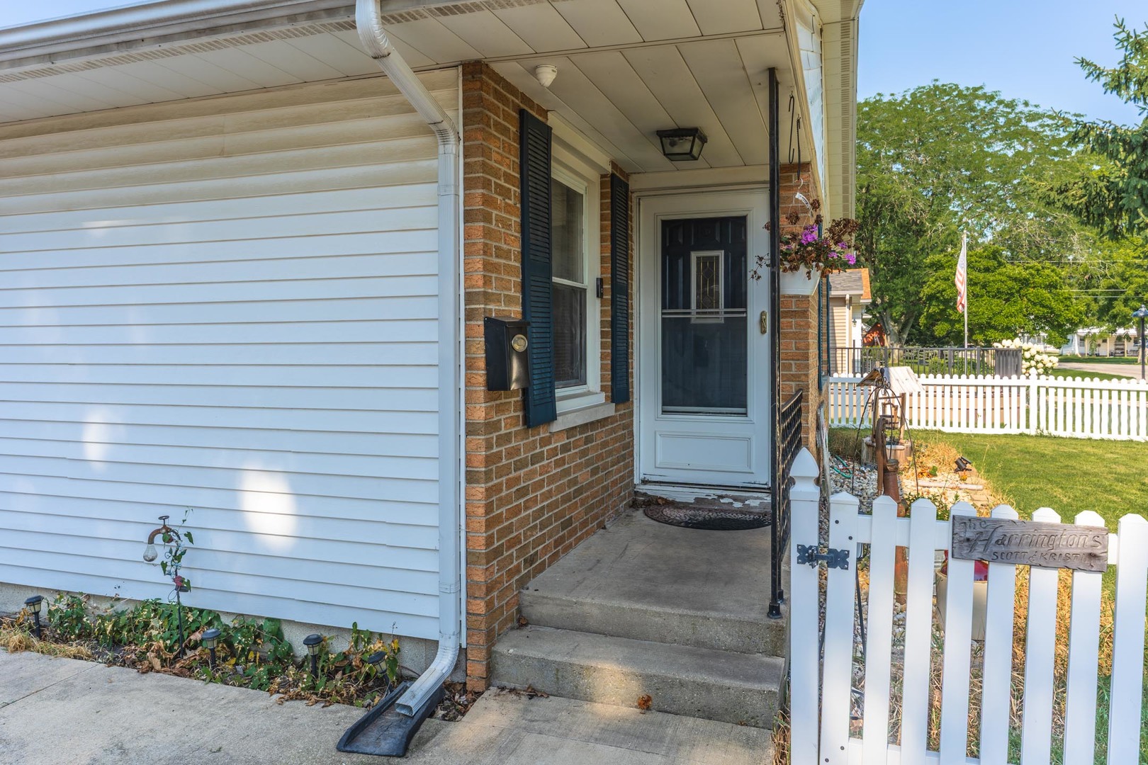 908 E Chestnut Street Property Photo 19
