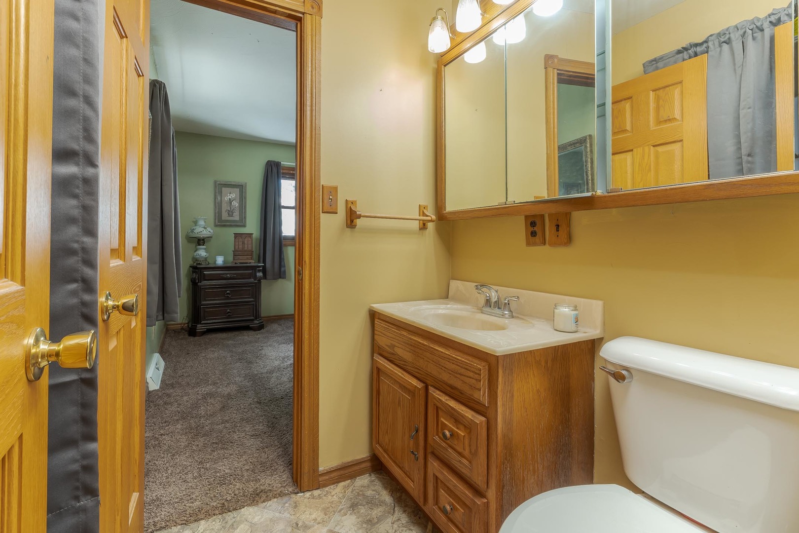 908 E Chestnut Street Property Photo 33