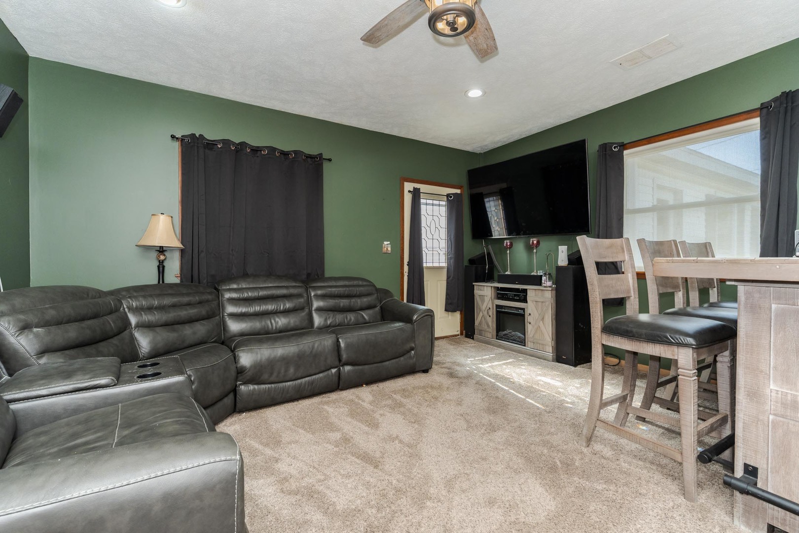 908 E Chestnut Street Property Photo 43