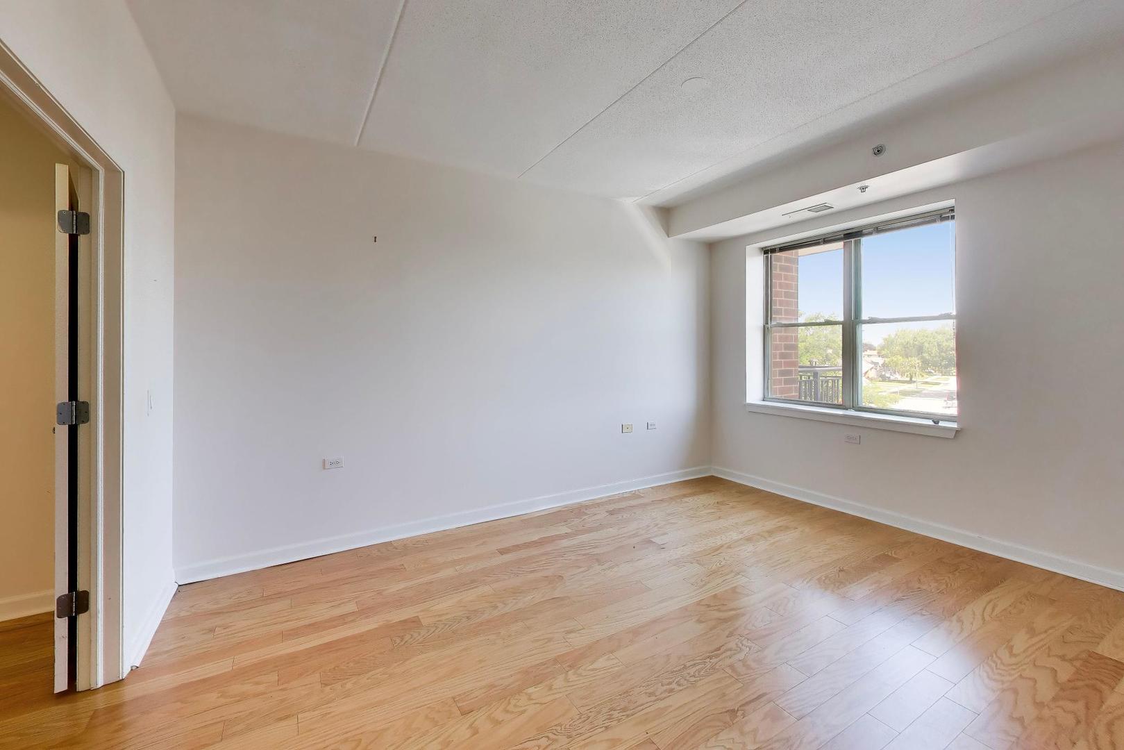 9355 Irving Park Road 307 Property Photo 10