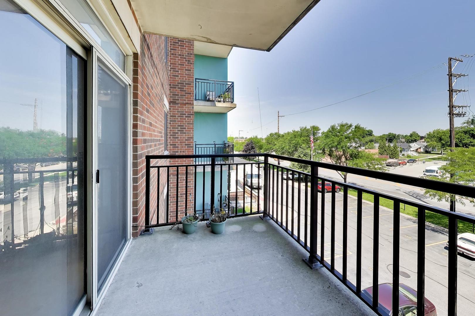 9355 Irving Park Road 307 Property Photo 18