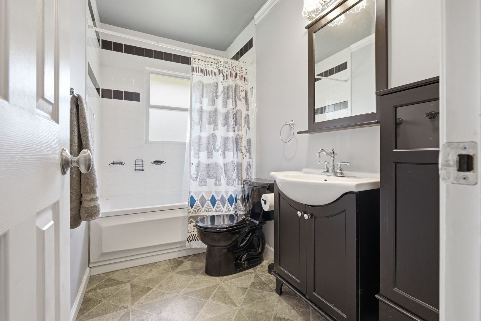 1237 Mount Vernon Drive Property Photo 8