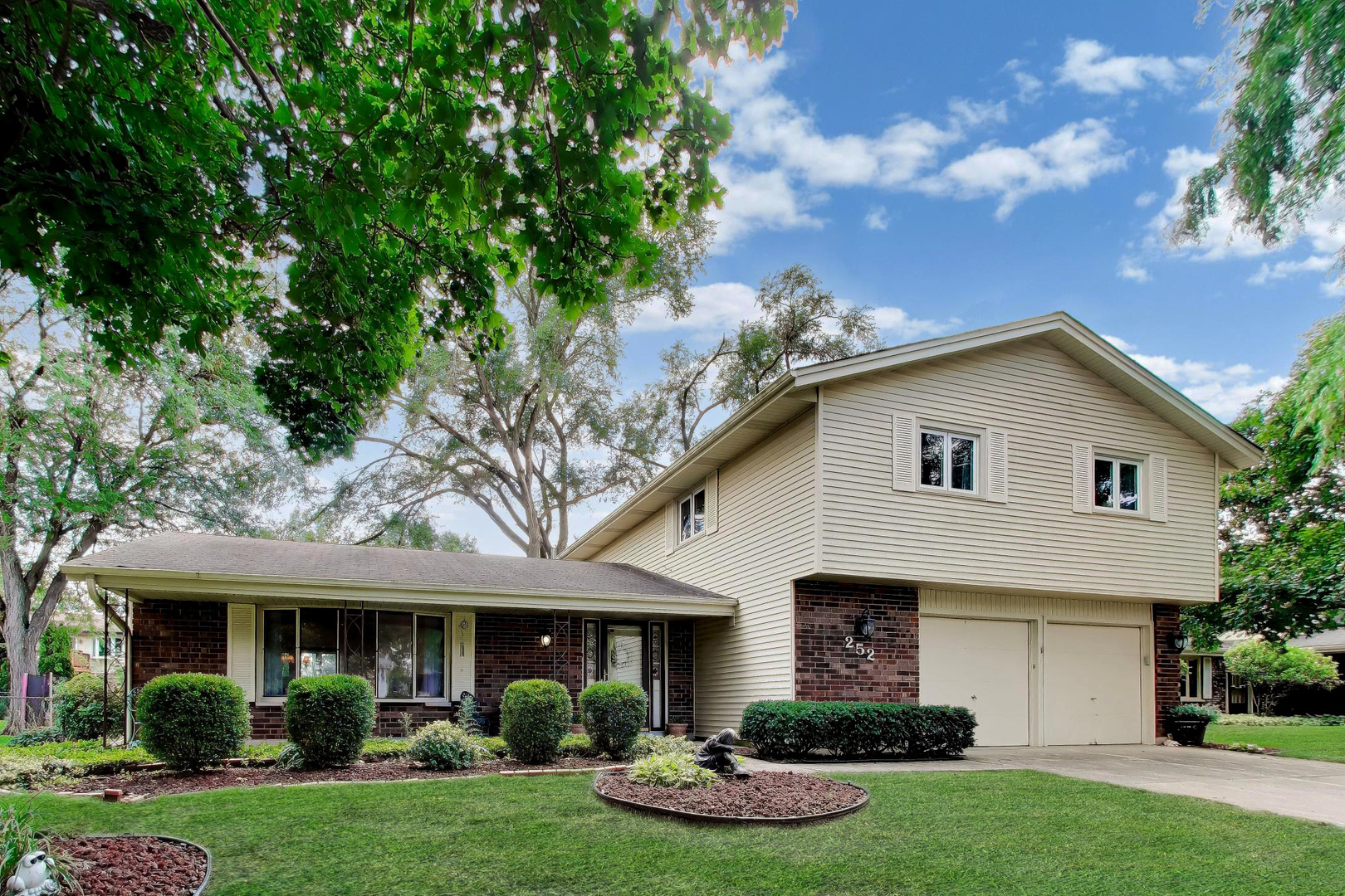 252 Millford Lane Property Photo 1