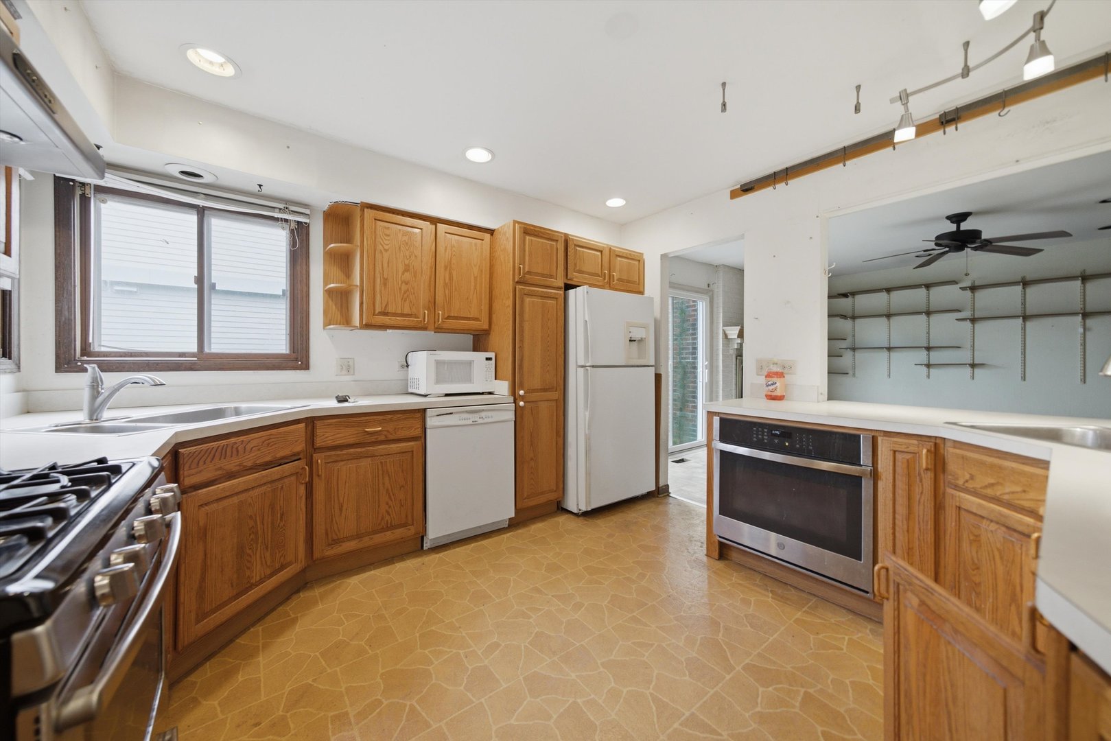 2924 Acorn Lane Property Photo 6